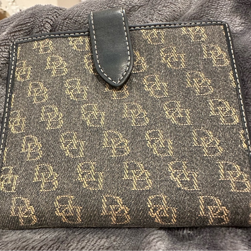 EUC Dooney and Bourke denim wallet with lock - Picture 7 of 8
